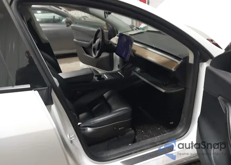 2022 Tesla Model Y Long Range Dual Motor All-Wheel Drive from USA, damaged, VIN 7SAYGDEE1NF357371